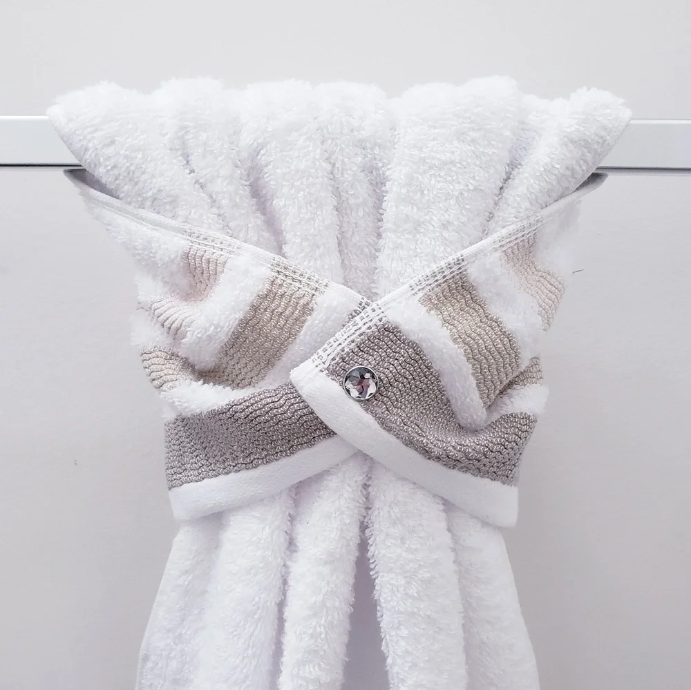 ❤️LAST 1❤️ #0970-A ■NEW Beige/Striped Hang'N'Snap Hand Towel 🤍Select Snap